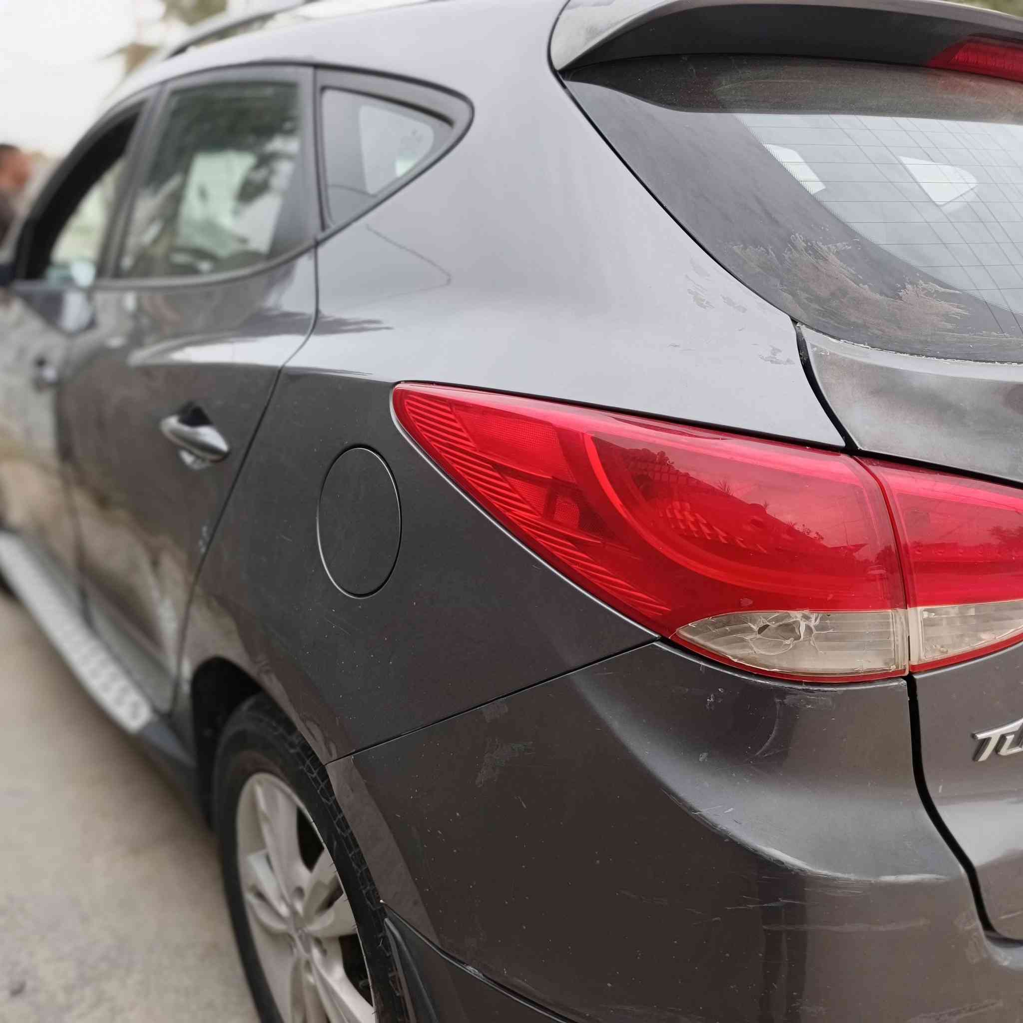 سلام عليكم
سياره فول ما عده البصمه 
توسان ٢٠١٤ 
محرك  2000 دوش
خليجي رقم بغداد 
بيها قطعتين بدون دواخل 
السعر 128 بيها مجال 
مكاني بغداد 
هاتف 📱 ***********
‏‪***********‬‏
