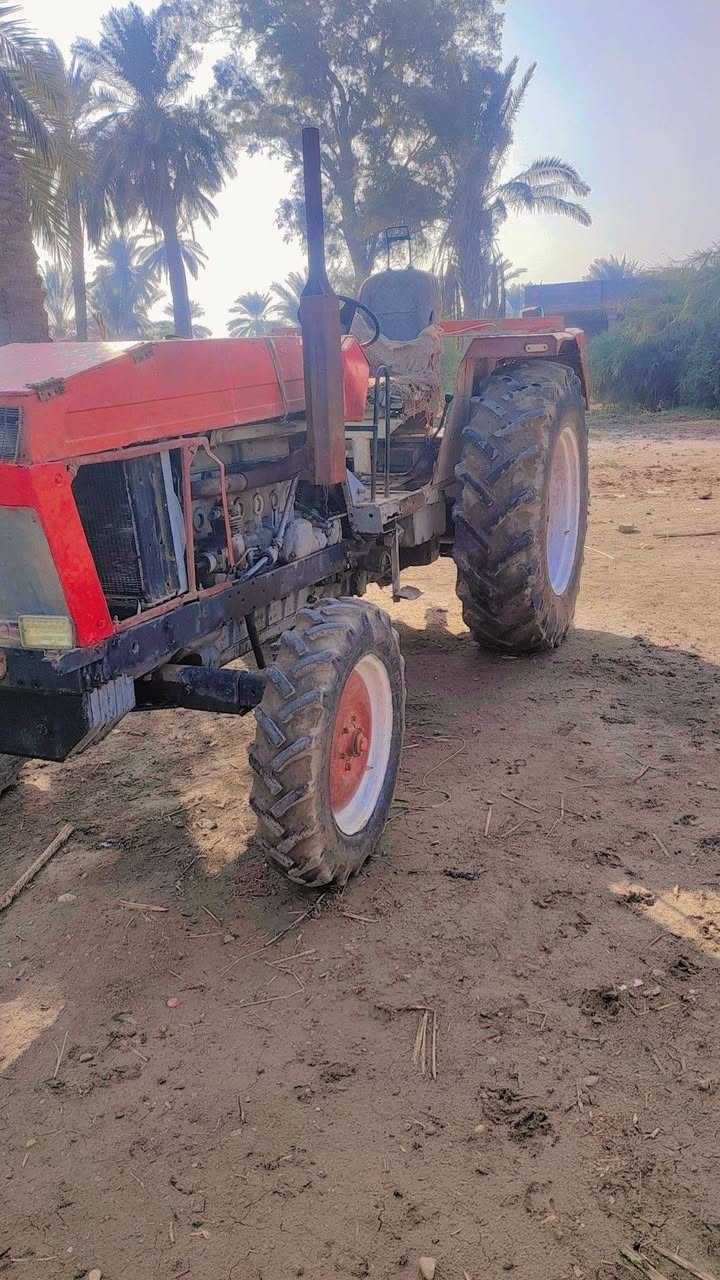 سلام عليكم للبيع مكينه عنتر 121 مكينه وكير وهيدروليك مكفول تايرات نص عمر   بدون رقم للاستفسار *********** مكانها واسط العزيزيه
