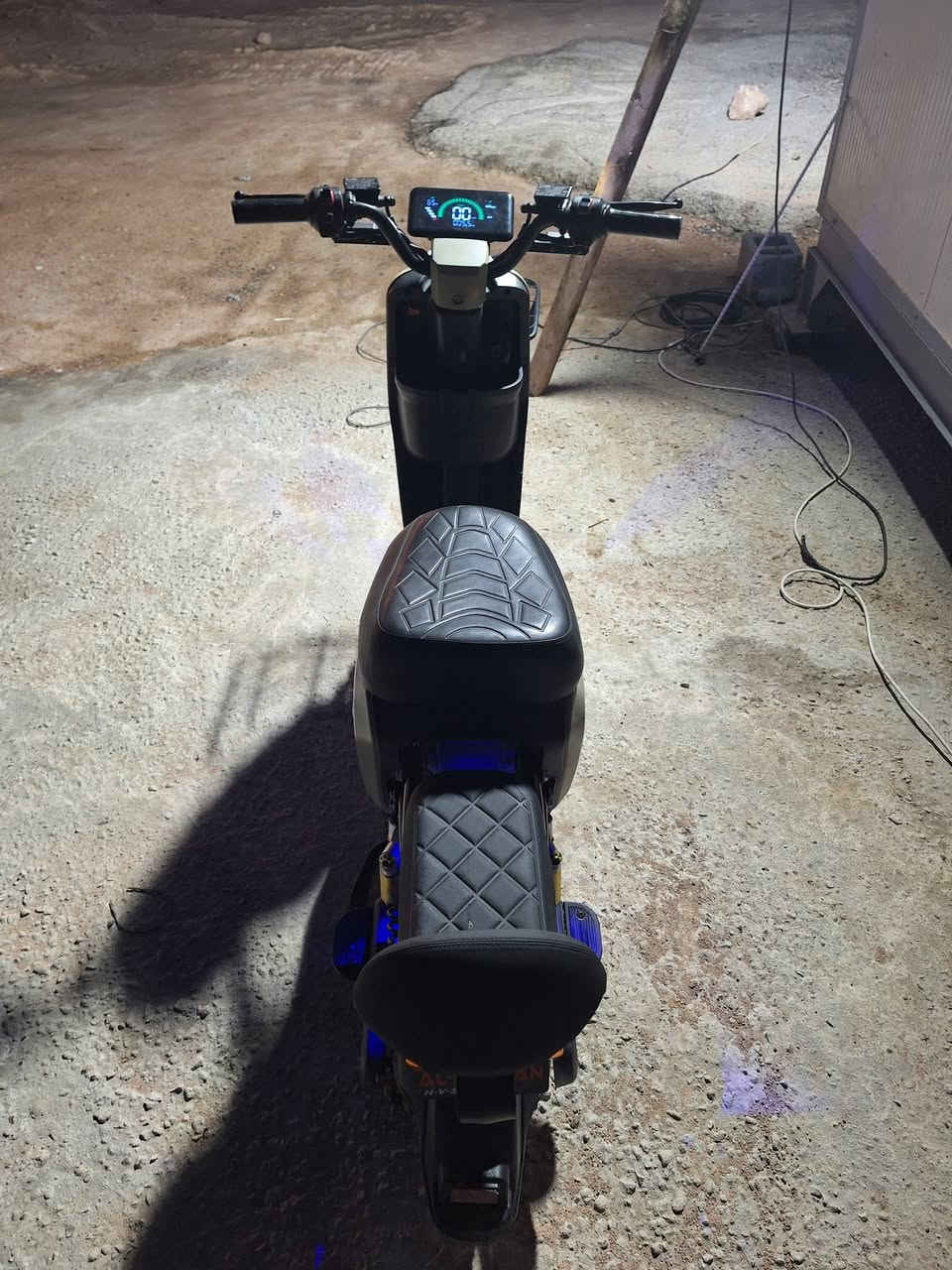 سلام عليكم دراجه شحن للبيع نضيفه مديل 25 بطارياته جديده بطاريات ٣٢ امبير جدد شرط الفحص    الدراجه كله شغاله السعر ٣٧٥مكاني بصره الزبير ***********
