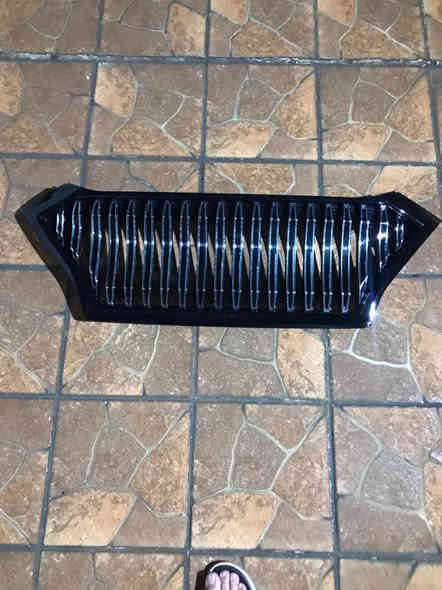 كماليات توسان ترهم من موديل 16 لموديل 20 
دوسات 
دفيوزر امامي خلفي 
مطريات 
كفر مرايه 
كفر مثلث خلفي 
شباك امامي 
سيباية قماره ( ترايش عدد 2 ) 
امانة الله كولهن نضيفات خوات الجدد 
السعر قيم باللي يرضي الله وتعال خذهم بس لتكسر بيهم 
مكانهن بغداد الجديده 
***********
