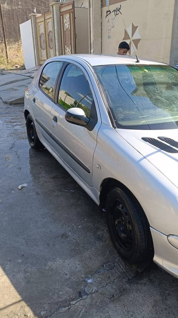 للبيع بيجو ٢٠٠٩هزه جديده سنوية ماساقطه مكينه كير شرط تبريد ثلج كهربائيات كلها شغاله طخم تاير شرط تحويل رقم تلفون  ضرر جاملغ يمين مبدل وشبربل بوند بدون دواخل بيها تلقيطات بسيطه ***********
***********
49
