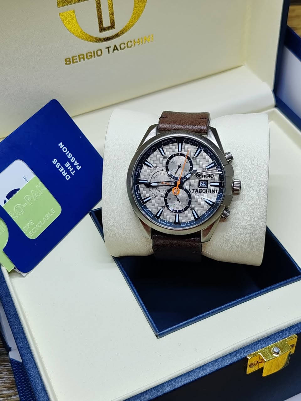 #ساعات #رجاليه #اصليه
#متابعه_فضلا_ليس_امر
⌚ ساعة رجالية أصلية – شكل فخم
جلد قوي + ماكنة يابانية مقاومة ٥٠ متر تحت الماء 
تناسب الدوام والمناسبات
🔥 سعر خاص لفترة محدودة
📦 توصيل لكل المحافظات
الي مهتم يكتب تم أو يراسل الصفحة


**إذا كنت صاحب هذا الإعلان وتريد حذفه لأي سبب، رجاءا أرسل رسالة إلى الدعم الفني**