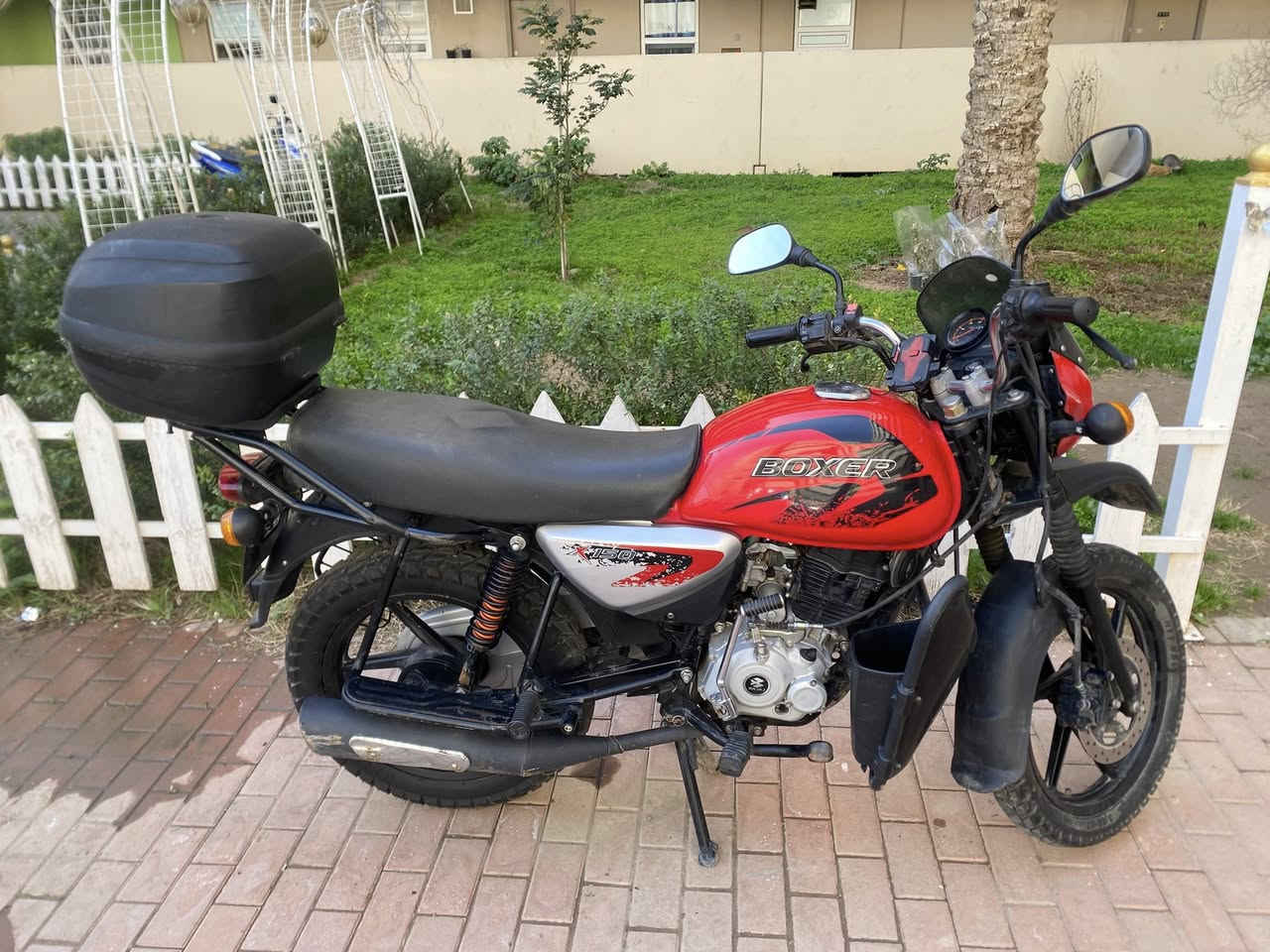 دراجة بوكسر موديل 2023 بلادي مع جهاز انذار ما مفتوح بيه برغي استخدام شخصي مرقمه بغداد  السعر (2،600 )وبيه مجال 
العنوان / مجمع بسماية السكني 
للاستفسار / ***********
