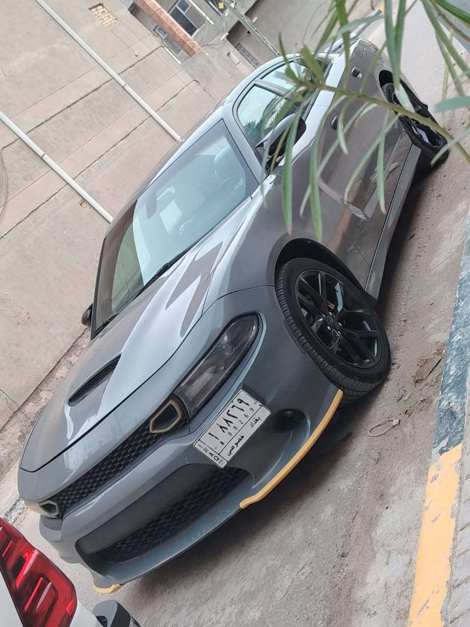 السلام عليكم
للبيع  جانجر موديل ٢٠١٩ موصفات تشغيل عن بعد فتحه مكينه 6 سلندر شاشه مكان السياره ديوانيه لاستفسار *********** او ***********
