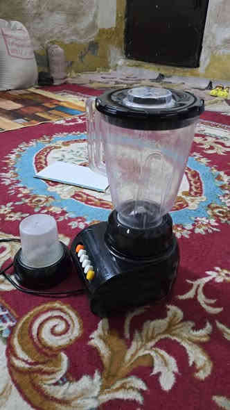 من رخصه الأدمن خلاط اصلي ألمانيا 🇩🇪 استعمال شهرين سعره ١٥الف الشراي يتصل *********** ***********٢٠٥
