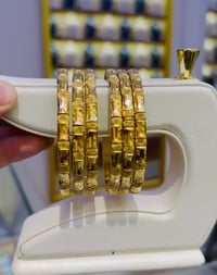 بتوت مستعمل • موديل راقي • اساور ذهب