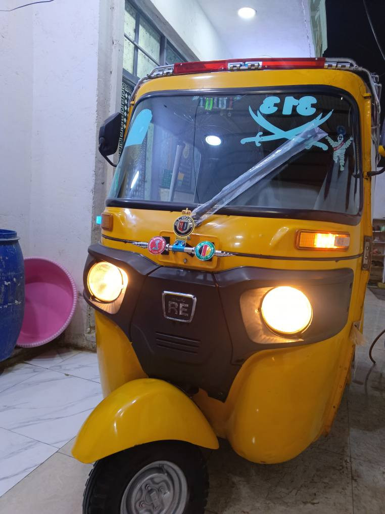 سلام عليكم من رخصت الكروب تكتك البيع مديل 2019شهر 7 التكتك كفاله بس بيها ضربه بصفح شويه التكتك خير من الله احله من الصور بعد دوشمه جديده سفريات اليت زنون بدون سيبايه مكاني بغداد الكرغوليه السعر 6 التصال عل رقم ***********
ملاحضه التكتك مرقمه كامله بس استلام سنويه ورقم دافع وصولات وكلشي بس استلام فقط تجي تحجي ويه والدي ويفهمك كلشي
