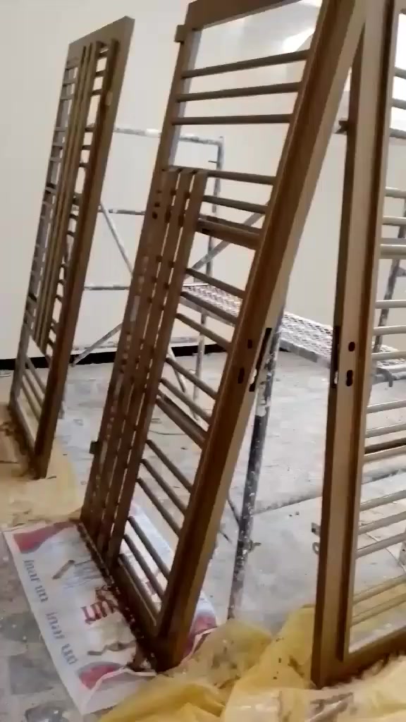 مستعدون صبغ شبابيك وأبواب🚪مع تنضيف بسعار مناسبه وعمل درجة اولى وعمل كافة أنواع الصبغ المنازل ولمحلات التجاريه
الموقع بغداد مدينة الصدر 🛣️

للتواصل بي واتساب او مراسلت الصفحه 
الأتصال 📱⬅️***********
واتساب
