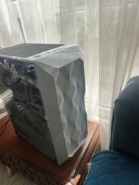 رايزن ٥٦٠٠X • RX 9060XT ١٦GB • تجميعة بيضة