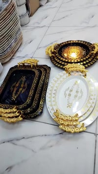 صواني بلاستيك • أبيض وأسود • الهوير