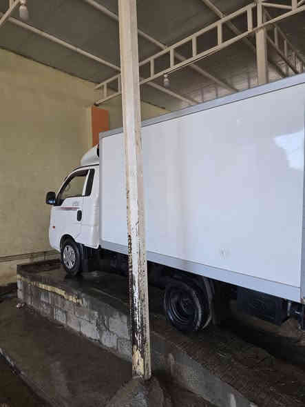 يا الله للبيع. براد. مديل 19 سياره جديده. وجاهزه عل اخير مكينه كير حدادا تخم تاير تبريد.  فول. سياره مسكر كير اوتماتيك. دبل كنبرسر. 2 حلقات. رقم بغداد.  تحويل. بسمنه.  للستفسار ***********. مكان السياره بغداد
