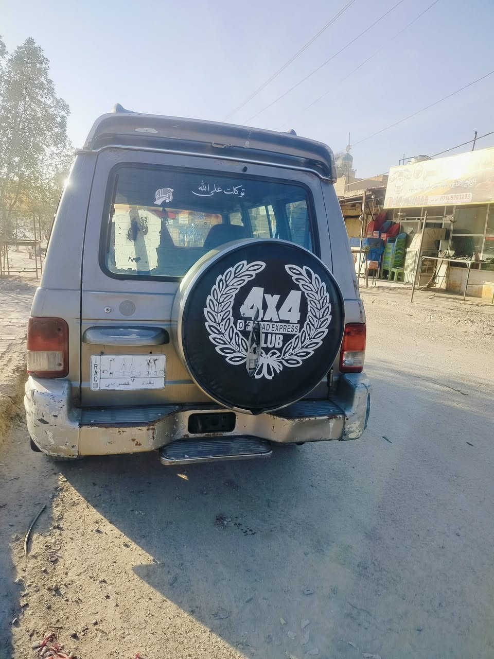 السلام عليكم من رخصه الأدمن كالوبر موديل 98 رقم بغداد مكينه وكير كاز نضيفات تخم تاير  كهربائيات شغاله دواخل نضيفه 
السعر 30 وبيه مجال 
مكان السيارة بابل الحمزه الغربي 
موبايل ***********
***********
