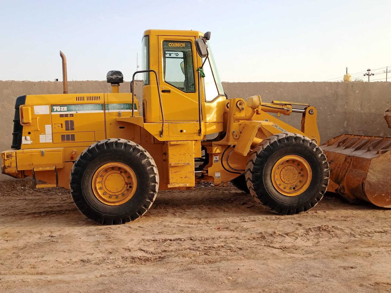 سلام عليكم شفل البيع$$ 70  موديل 2016 رقم واسط (***********)
