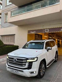 لاندكروزر VXR • ٢٠٢٢ • ٤٦٠٠٠ كم