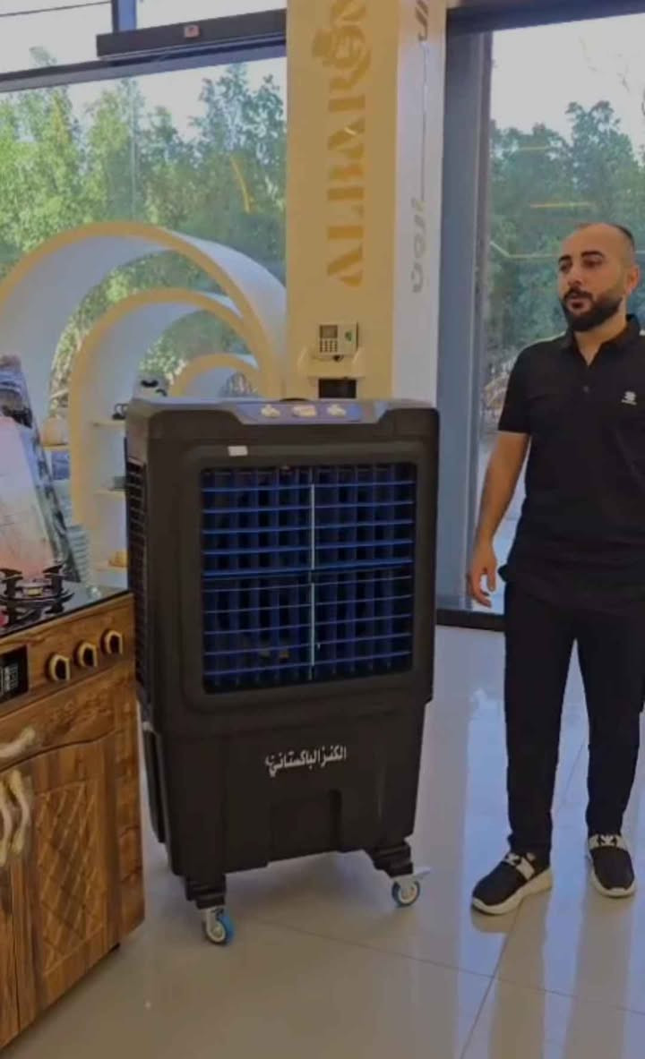 يوجد فيديو 
🔥 العرض الأقوى واصل لِعِند باب بيتك.. شحنة الانتعاش الكبرى بـ 155 ألف والتوصيل مجاناً! 🚚❄️
لا تخلي حر الصيف يسيطر على يومك! الحقي الآن على العرض الخاص والكمية المحدودة جداً مع مبردة كونفيرا الكنز، العمودية المتطورة التي تجمع بين قوة الأداء والتصميم الذكي الذي لا يأخذ مساحة في الغرفة.
لماذا تُدعى "الكنز"؟ إليكِ المواصفات الفنية:
🌀 ماطور نحاس 100% (إلكتروجن): قلب نابض بالقوة والعمر الطويل، يضمن لكِ تشغيلاً مستمراً بأعلى كفاءة وأقل استهلاك للطاقة.
❄️ نظام مطاريات الثلج (عدد 2): لبرودة مضاعفة وكأنكِ تجلسين أمام شلال جبلي؛ فقط أضيفي المطاريات المجمدة واستمتعي بالانتعاش الفوري.
🌪️ نظام دوران وتوزيع ذكي: يوزع الهواء البارد في كل زوايا الغرفة بالتساوي مع 3 سرعات مختلفة لتتحكمي بالجو تماماً كما تحبين.
📐 أبعاد مثالية وعملية: الارتفاع 125 سم والعرض 70 سم، تصميم انسيابي فخم يناسب الصالات والغرف.
💎 امتيازات الحجز اليوم:
🎁 التوصيل: مجاني بالكامل بدون أي تكلفة إضافية!
⚠️ تنبيه: الكمية محدودة جداً والأولوية لأسبقية الحجز.
💰 السعر الكلي شامل التوصيل: 155,000 دينار فقط!
اجعلي بيتكِ واحة من البرودة.. اطلبي "كونفيرا الكنز" الآن قبل نفاذ الوجبة! 🐞✨ بغداد, العراق


**إذا كنت صاحب هذا الإعلان وتريد حذفه لأي سبب، رجاءا أرسل رسالة إلى الدعم الفني**