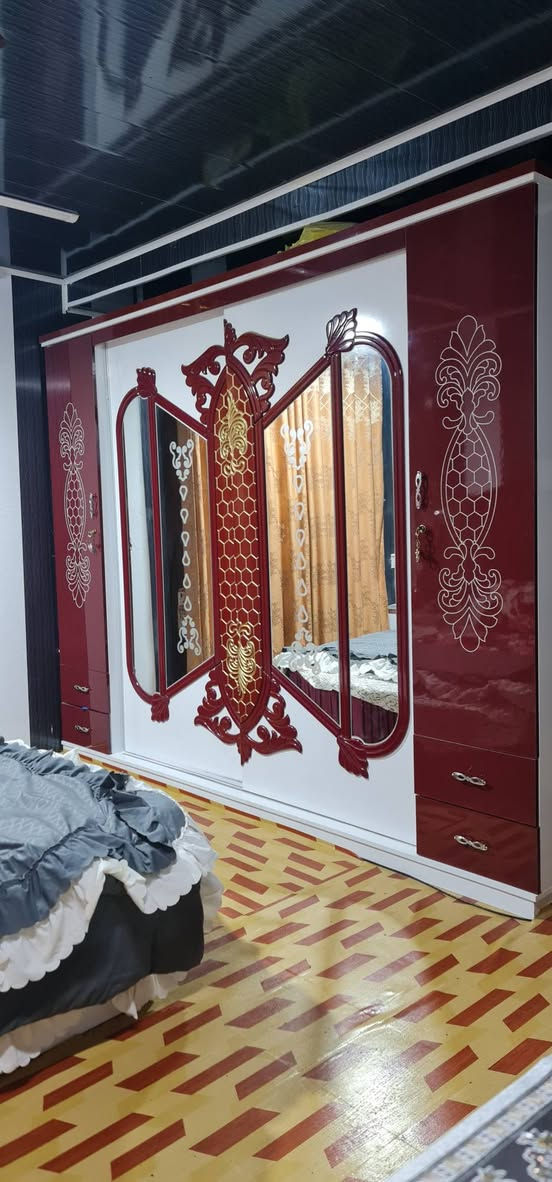 غرفه نظيفه استعمال قليل جدا السعر ٦٥٠و بيه مجال
لتواصل على الرقم ***********
