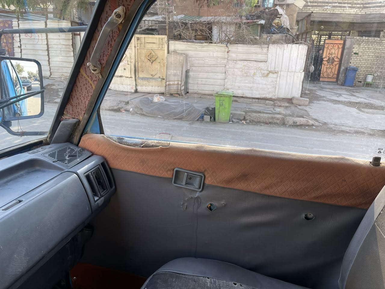 السلام عليكم كيا بنكو ٩٥كير مكينه اكسل شاصي مكفولات صدر واكسل مال فنتيره مكينه لا تنقيص ولا تبخير السياره بيه اخياس بلحصيره رقمه كوت انكليزي بسمي مكان سياره بغداد مدينه الصدر السعر ٤٣وبيه مجال رقم ***********
