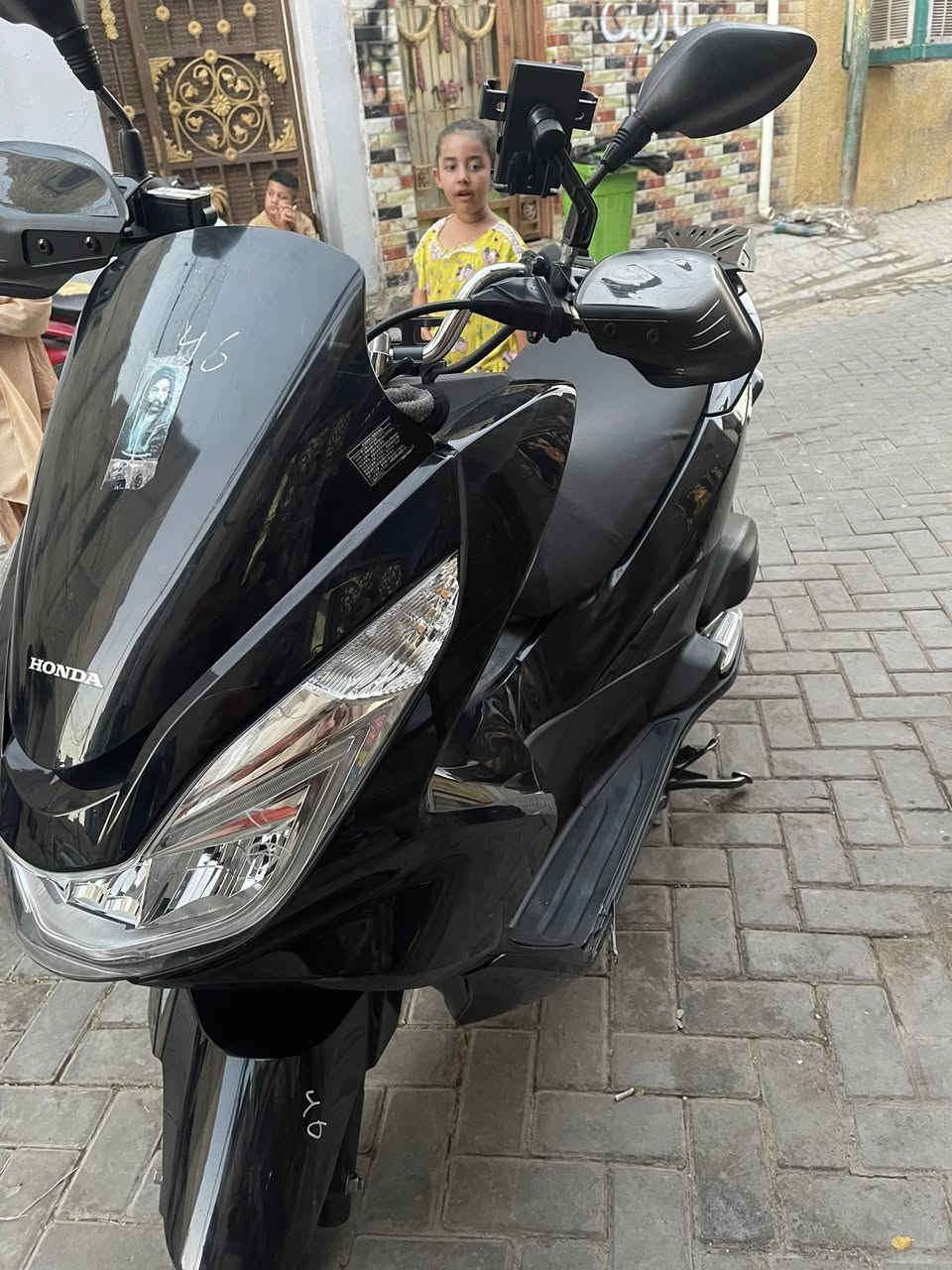 السلام عليكم بي سي اكس جيل ثاني دراجه ماشيه 36الف دراجه مال جناي نضيفه مكينه 150 وخير من الله  الهاتف ‭0772 624 3364‬
