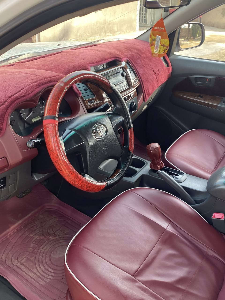 السلام عليكم سياره بيك أب موديل2013سعودي ناصي كفاله عامه من الصبغ والتبديل عداا الموضوح في السونار حداديه جاهزه تخم تاير تبريد ثلج تدفئه او تماتيك تحويل مباشر ثاني يوم سنويه لغايه 2027رقم نكليزي مكان السياره بابل ناحيه النيل السعر 188 وبيها مجال بسيط حك الجيه اتصل على الرقم ودلل ***********
