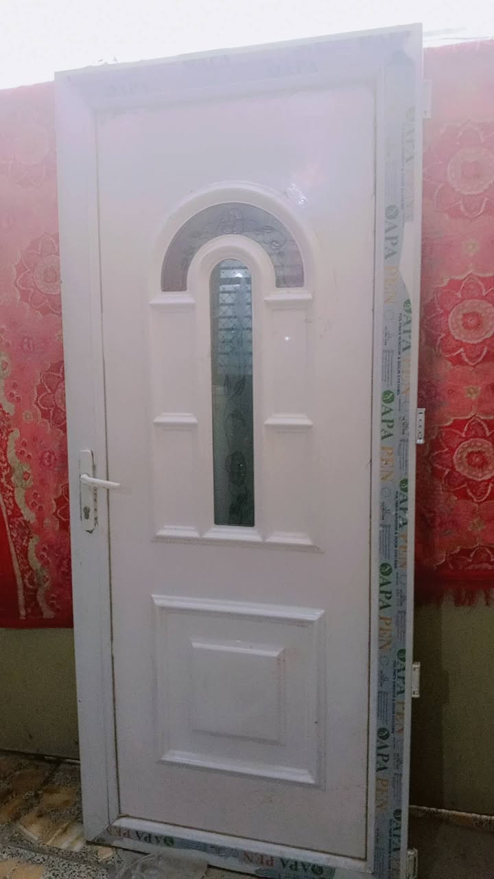 السلام عليكم اغراض بيت للبيع تخم قنفات تركي ثقيل مبرده باب مع جرجوبه المنيوم برده سحب صوبه نفطيه ميس طعام مع اربع كراسي مكان بغداد الدوره شارع 60 اي استفسار هذا رقمي ***********
