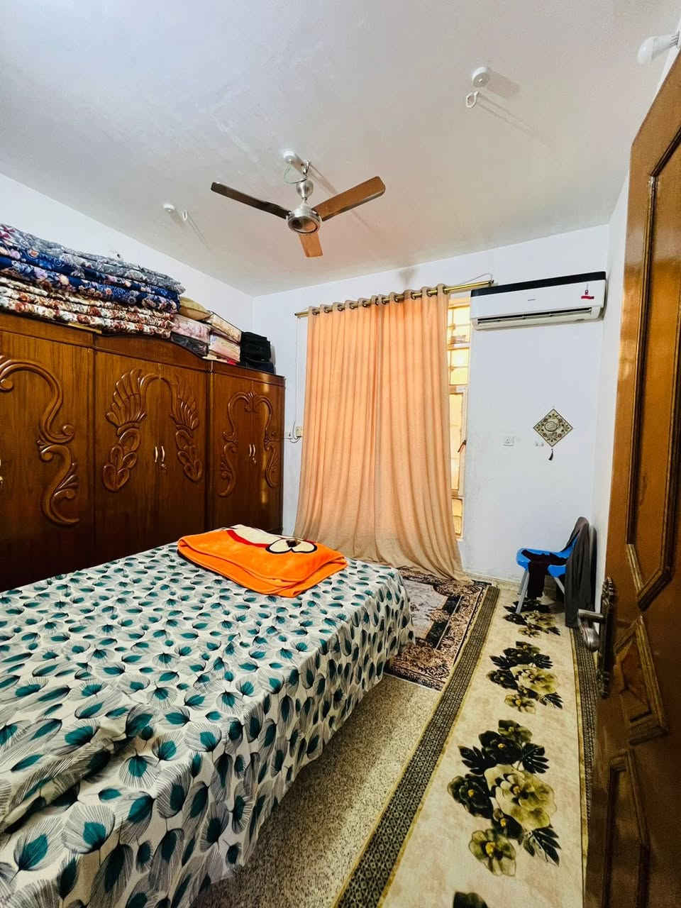 بسمه تعالى
بيت ب الخاجية
 مساحه 200 م  ب 8000 خلف افران العراق 
بصف الركن قريب ع مدرسه 
شارع 12 
مطلوب اسكان قليل باقي عليه 

🛑 ط1 
غرفتين 2 ،استقبال ، هول ،مطبخ ، صحيات عدد 2 
حمام عدد 2 خارجي وداخلي 
طرمه وترك 
 🛑ط2
غرف عدد 2
هول , صحيات 1
🍁🍁🍁🍁🍁🍁🍁🍁🍁🍁
للاستفسار او الاتصال على الأرقام التالية
***********
🍁🍁🍁🍁🍁🍁🍁🍁🍁
