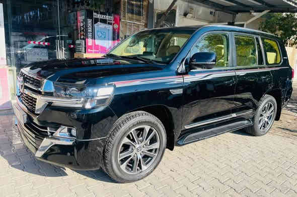 تويوتا لاندكروزر 2016 مواسەفات GXR-V8
كامل گوراوه بو 2021
فول المواصفات 
سلايد سلاجه
كشن كاره با
رقم و سه نه وى ژينگه نوييه 
جوار تاييه نويييه
ته نها دوو تعديلي بجو كي هه يه 

سـعـر : لە کۆمێنت داوابکە ڕاستەوخۆ بۆت دێت 📥 

گێر و مەکیەنەی بەشەرت 
هیچ کێشەیەکی تێدا نییە 

ژمارەی خاوەنەکەی 
***********
