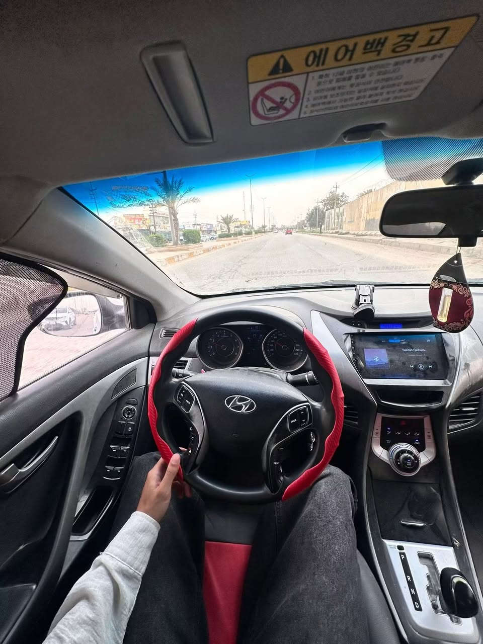 النترا ٢٠١٢ وارد كوري للبيع 
السياره كامله من كلشي  محرك مكفول 
بيها فقط الگير عته بالثالث واما ك دوس وكبس السيارة خير من الله مابيها حادث بس تلحيضات شويه ورشات بسيطة 
كشرها نضيف
مكاني حلة / ***********
السعر 90$
اقبل مراوس
