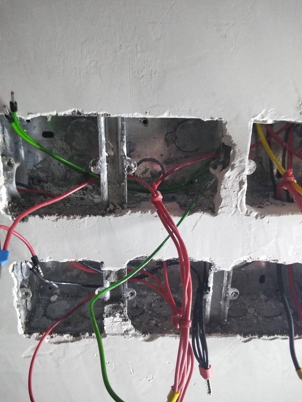 السلام عليكم مستعدون لتأسيس كافة الدور المباني
بأسعار مناسبة جداً 
عملنا داخل البصرة 
اتصل والباقي علينا 
***********
