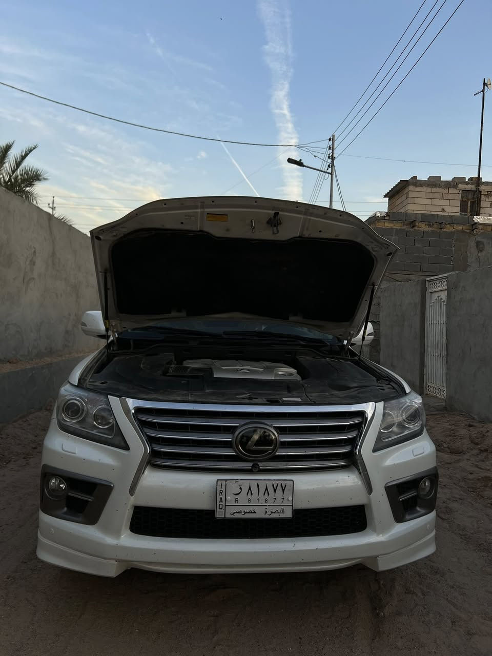 السلام عليكم لكزس 2014 بريم فول مواصفات للأخير فتحة كشنات جلد لون جكليتي جكات السياره مقبطه مواصفات بيها بارد صفحة اليمنه جاملغ امامي شبر والخلفي كارت على كد فره البك لايت كير مكينه اكفلك ياهم كفاله عامه شرط الفحص سعرها 4 يعني اربع شدات وبيها مجال قليل وترهم مراوس بـ سياره اقل مكاني بصره كرمه علي للاستفسار اكثر رقمي ***********
