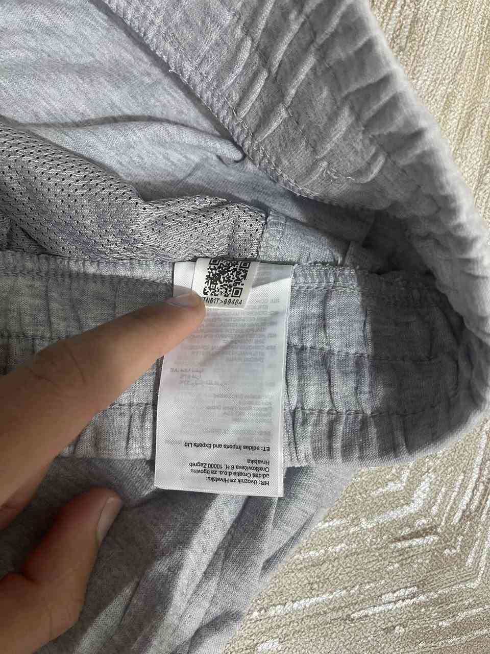 بجامه اديداس اصلي 
نضافه تامه 
قياس L

يتوفر توصيل كافه محافظات العراق 🚙


**إذا كنت صاحب هذا الإعلان وتريد حذفه لأي سبب، رجاءا أرسل رسالة إلى الدعم الفني**