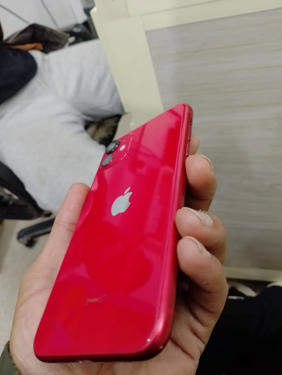 السلام عليكم ايفون ١١ للبيع ذاكره ١٢٨ بطاريه ٧٢البلاديه ممفتوح نهائيا بلادي للبيع ب ٢٣٠ وبي مجال مكاني الخالص او بعقوبه رقمي ***********
