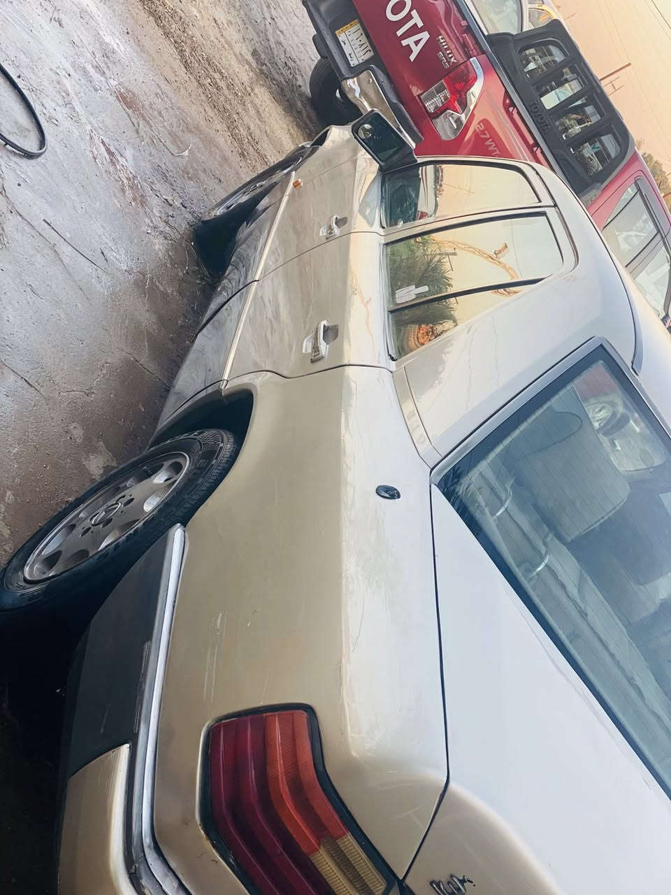 مارسيدس ١٩٩٠رقم بغداد مشروع وطني السعر ٥٥عنواني ذي قار الرفاعي ***********   ***********
