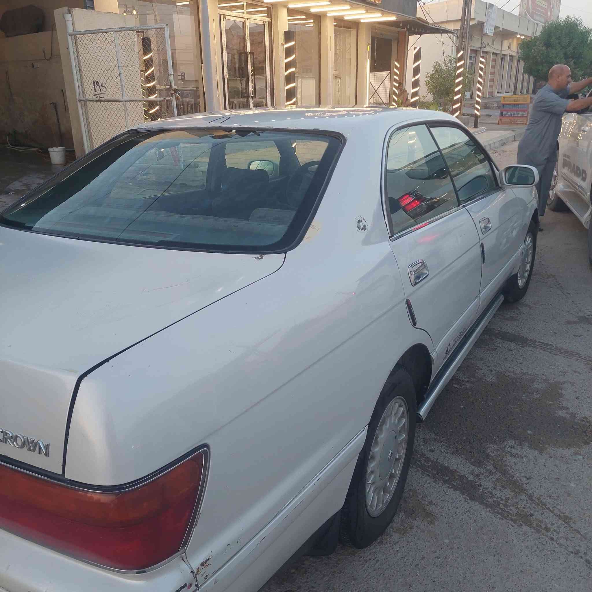 سياره بطه لبيع منفصل موديل 1994 محرك اثنين ونص كير  مبدل جديد تخم تاير لتواصل *********** العنوان الكرمه شارع عشرين السعر ٥٢ وبيها مجال لطيبين
