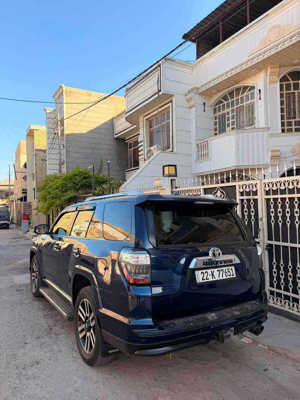 السلام عليكم
تويوتا فورنر  لمتد للبيع 
                                                        model: 2021 
                                69000km   :mileage /ممشى

  مواصفات السياره 
🔴محرك السياره v6 4000cc
🔴السياره دفع خلفي 
🔴تبريد وتدفئه بلكشنات
🔴 كراسي جلد باللون البيجي 
🔴فتحة بالسقف
🔴كرسي الامامي للراكب والسائق(3 وضعيات) كهربائي
🔴رادار امامي
🔴تحديد المسار 
🔴مانع الاصطدام 
🔴حساسات أماميه وخلفيه
🔴كاميرا خلفيه 
🔴إناره ترحيبيه (عند الاقتراب جنب السياره)
🔴بصمه على الابواب 
🔴فتح وغلق الزجاج الخلفي من خلف السياره 
🔴كار بلي واندرويد اوتو 
🔴اناره بروجكتر وإناره السياره بالكامل led 
⚠️ الاجزاء المصبوغه البنيد وحافة الاماميه لل جاملغ بدون دواخل وباب الصندوق فقط. كلير
 
❤️للتواصل والاستفسار الاتصال على الرقم الآتي   :*********** 
🔴السعر  310 وبي مجال
