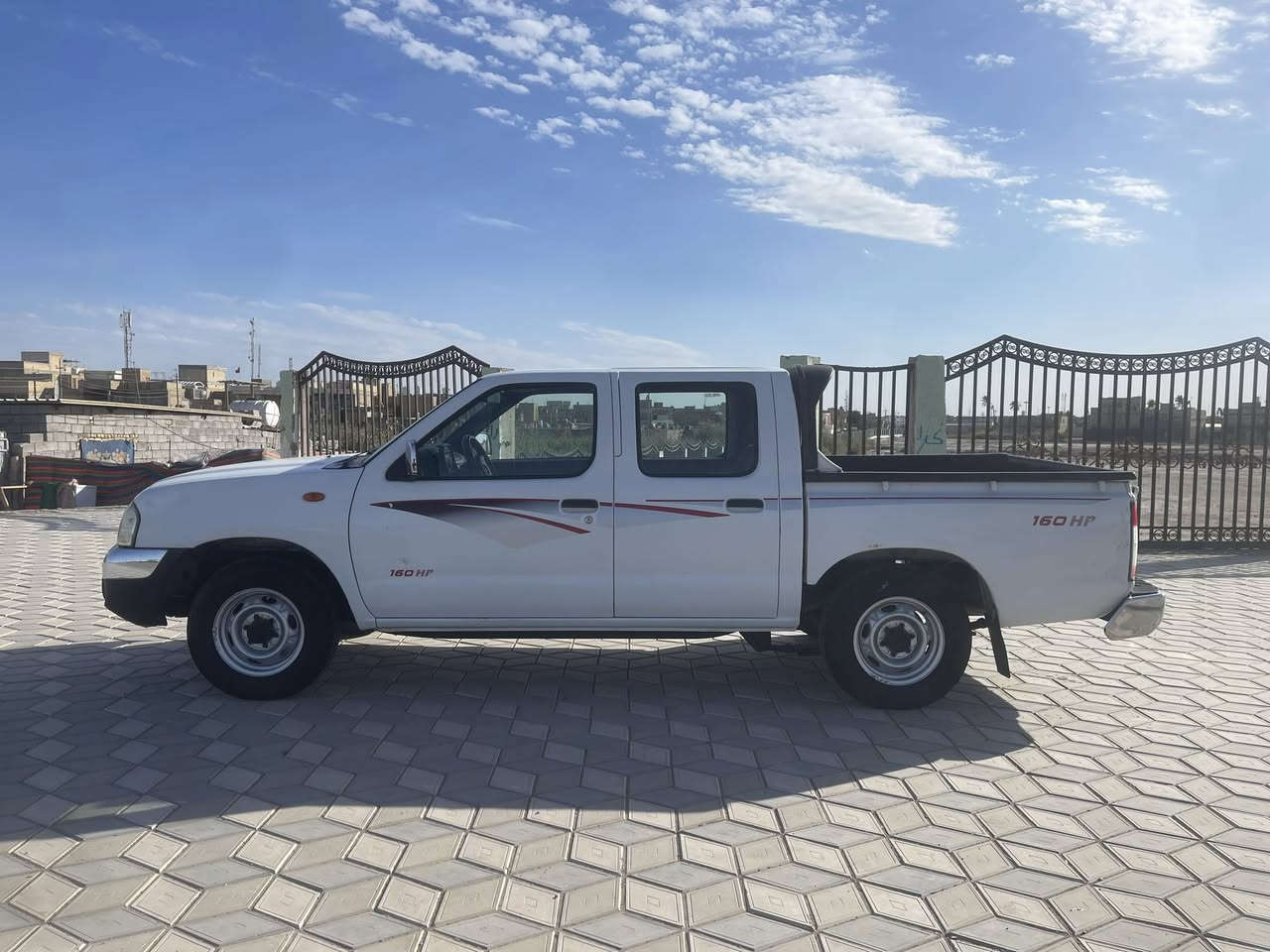 السلام عليكم بيكم نيسان شبوط موديل ١٢ 
سياره جديده تخم تاير تبريد وين السويج 
سياره مال بيت مكفوله ماعده بارد شبر بالباب السايق 
ويم البكلايت رقم جديد سنويه بسمي مكان العماره ميسان 
الرقم *********** السعر ١٣٠ وبيهه مجال قليل
