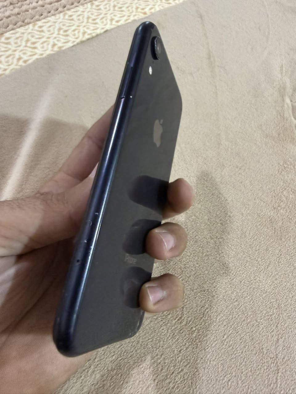 أيفون أكس آر يحتاجها شاشه هوه شغال مالي شي بس الشاشه مالته بيها ألوان تطلع خفيفه ذاكرتا 128 مكاني نجف للاستفسار ***********
