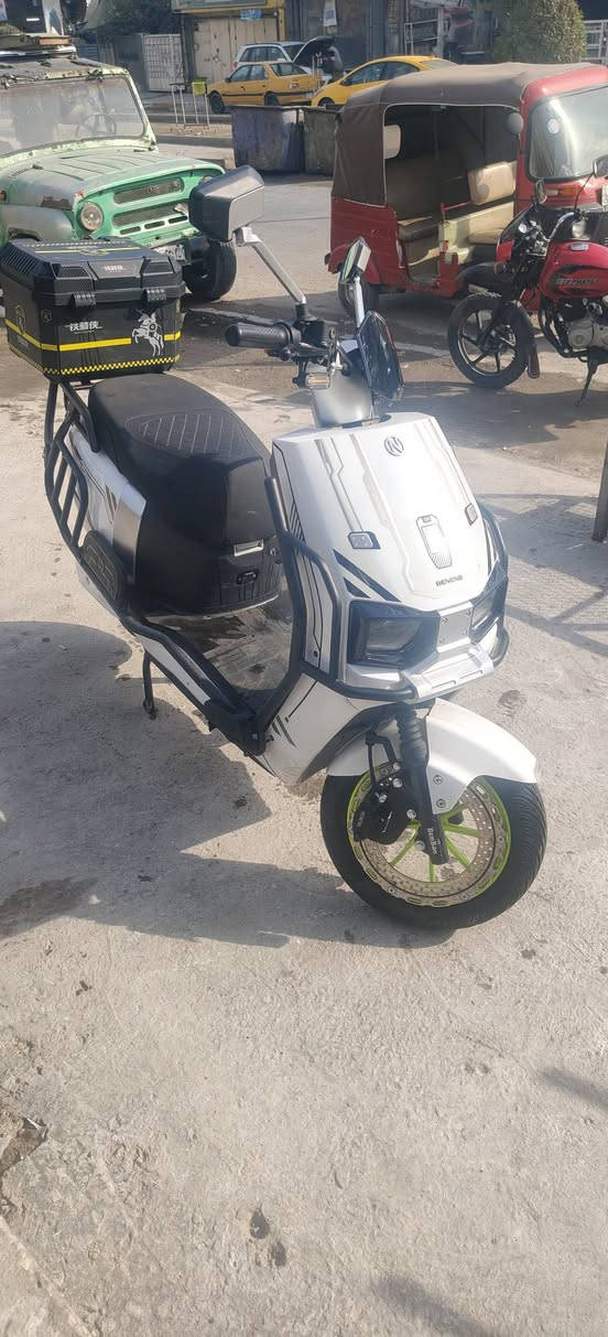 دراجه شحن للبيع نضيفه كلش مكاني بغداد الشعب السعر 850 للتواصل فقط ع رقم ***********
