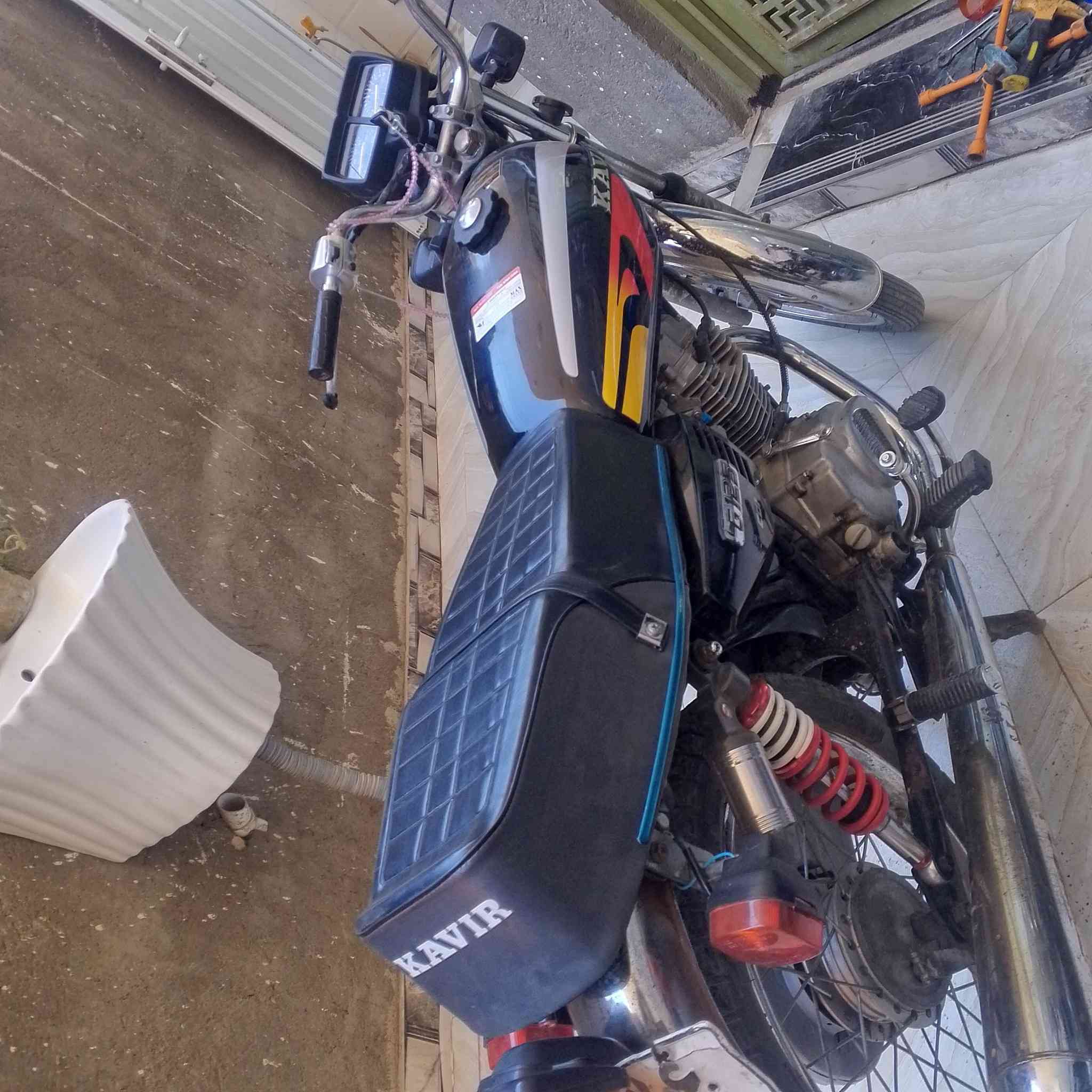 سلام عليكم دراجه مال ايران كوير سعر 600 وبيه مجال الرقم 
***********
