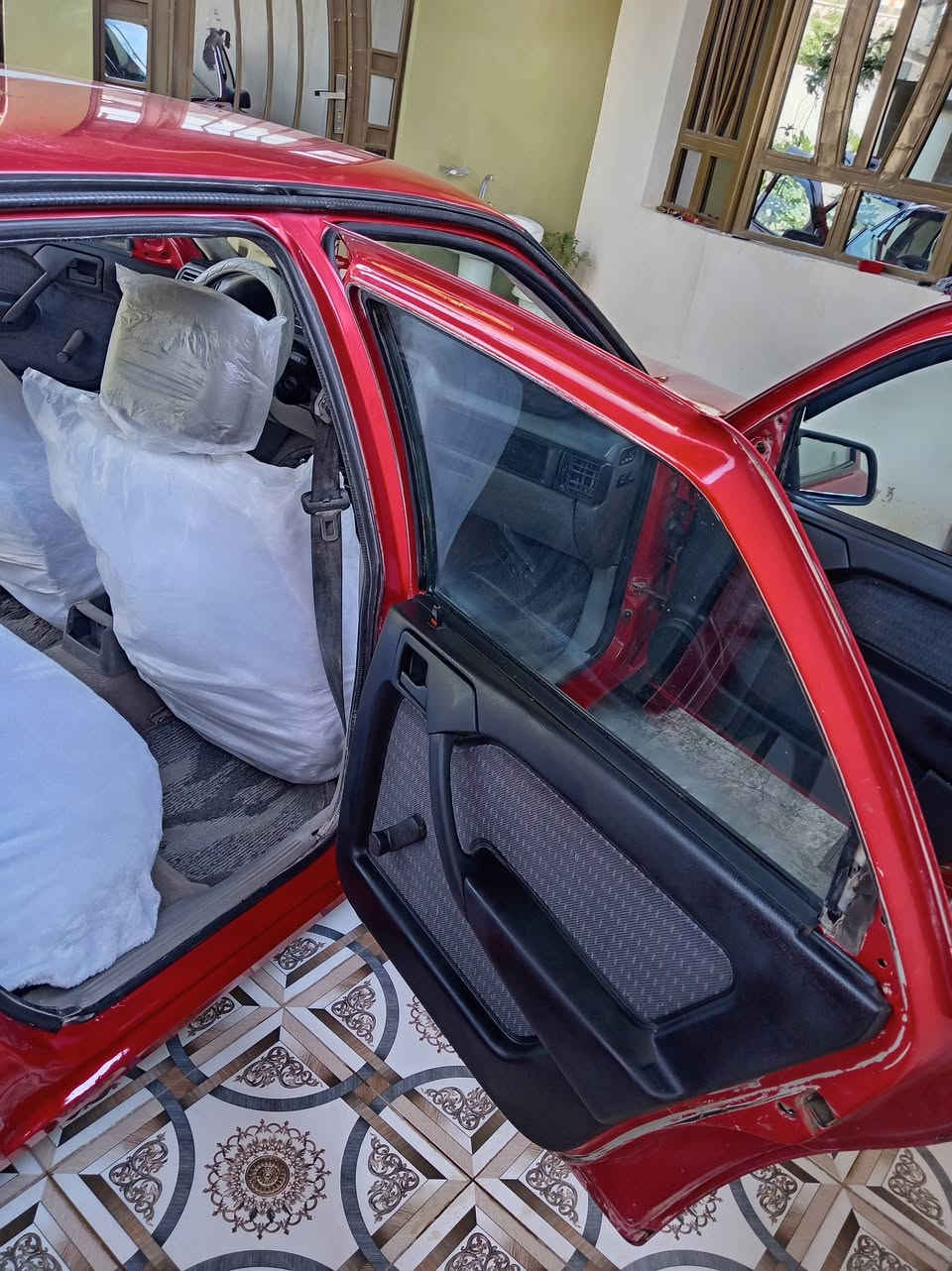 السلام عليكم اوبل فكترا للبيع مديل 90 مسمكرة ومصبوغة حزام سنوية لل2031 السعر 42وبيها مجال تحويل اتصال ***********
