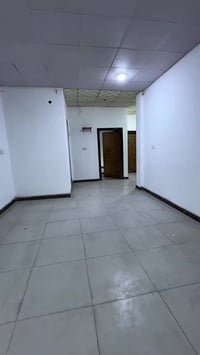 طابق أول معزول • ١٦٠م • غرفتين