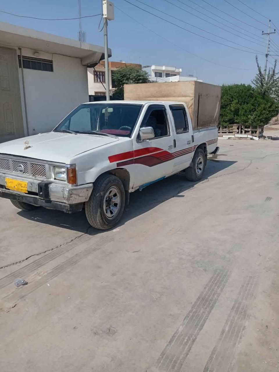 سڵاوی خواتان لێبێت
پیکاب نیسان مۆدێل ١٩٨٩ ئاڕمی پلاستیکی سلێمانی ئارم و ئەوەلیاتی بە شەرت گێڕ و مەکینەی گۆڕاوە بە توێتا ئەڕنەب گێڕ تۆماتیک مەکینە بەخاخ تا بڵێی بە هەلمەتە و ماڵی کەسابەتە خێمە و چەمچەشی پێوەیە
نرخی ٣٢ گەڵاو مامەڵەیە برایانە 
 ***********
