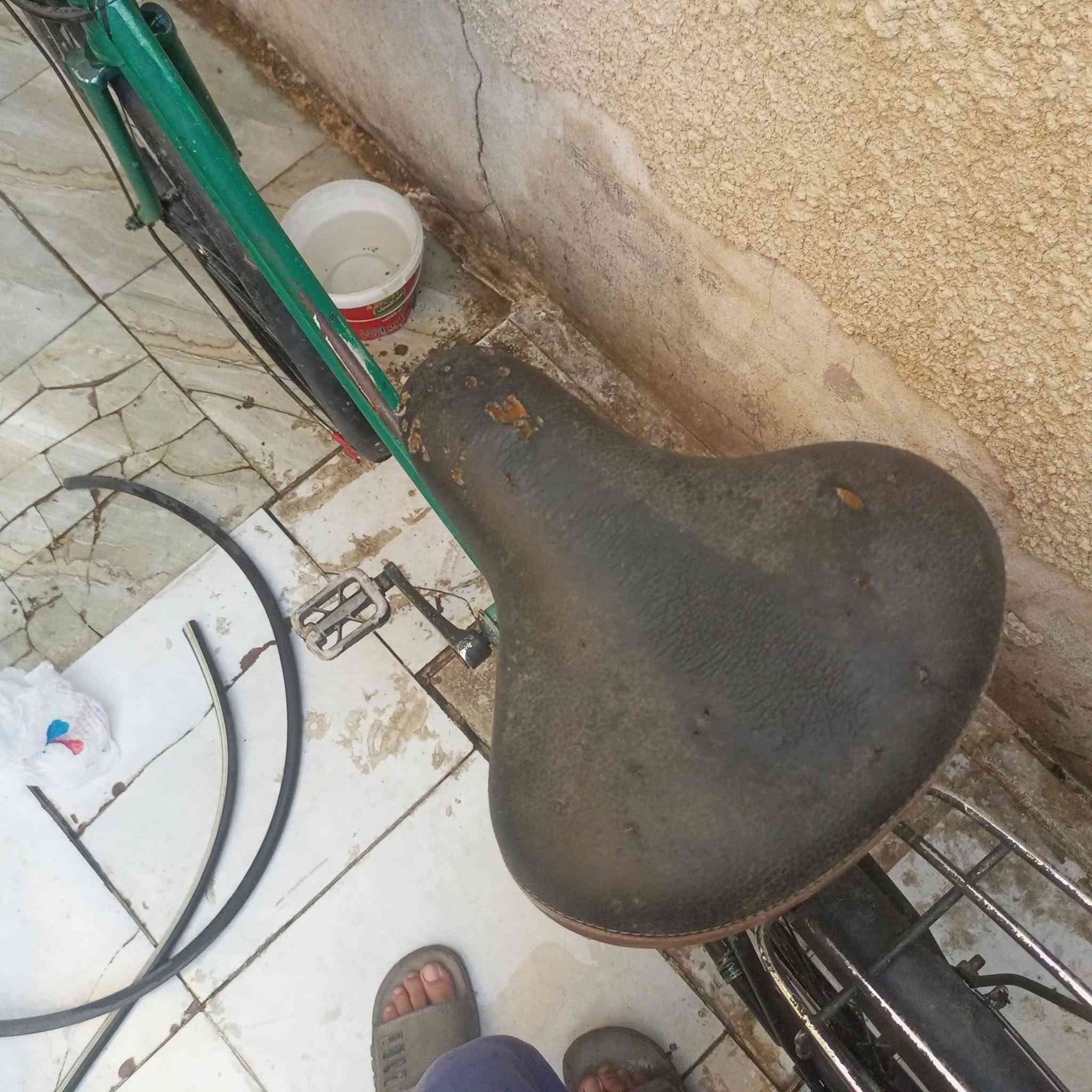 السلام عليكم بايسكل بناتي للبيع ب 40 مكاني حي العامل بيه بس بريك خلفي اما الأمامي فماكو والويل الامامي ما ثابت من ورة ناقصتة شغلة بسيطة والصينية هم تتحرك التاير الأمامي مبنجر


**إذا كنت صاحب هذا الإعلان وتريد حذفه لأي سبب، رجاءا أرسل رسالة إلى الدعم الفني**