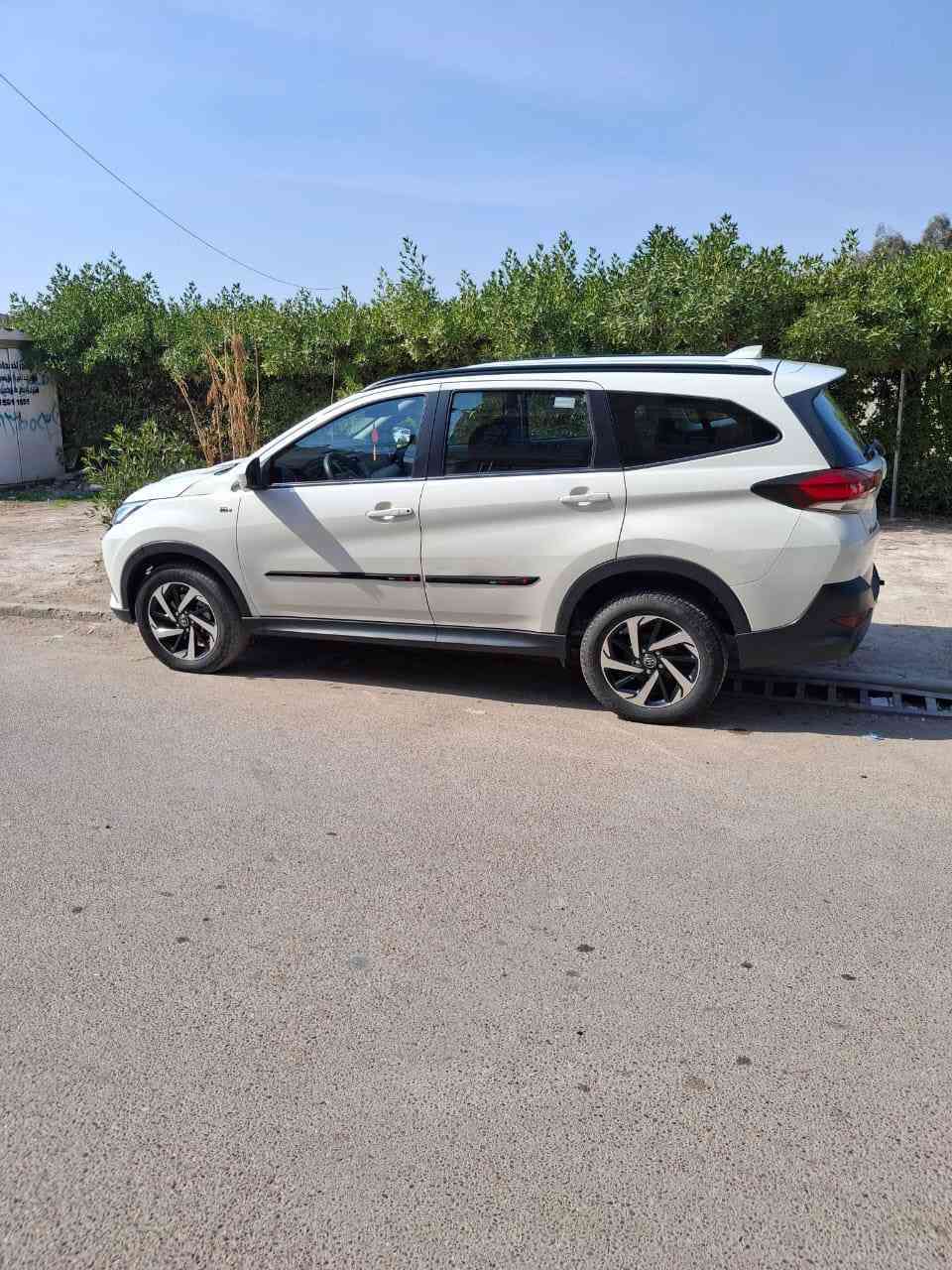 يا الله تويوتا راش للبيع او للمراوس 
موديل 2019 لون ابيض  خليجي 
وكاله ساز 
رقم بغداد الإنكليزي الجديد سنويه وهزه جديده باسمي 

السياره بدون ضربه ولا صبغ فقط دعاميه اماميه  

سبعه راكب 
بصمه تشغيل 
تبريد مركزي 
تبريد تدفئه شغال 
كير محرك مكفول 
صدر امامي خلفي جديد 
تخم تاير جديد 
ويل كب 
  السياره نظيفه جدا داخل وخارج جاهزه من كلشي 

مكانه بغداد منطقه حي الجامعه 

وهذا رقمي للتواصل 
***********
تحياتي الكم ربي يحفظ الجميع
