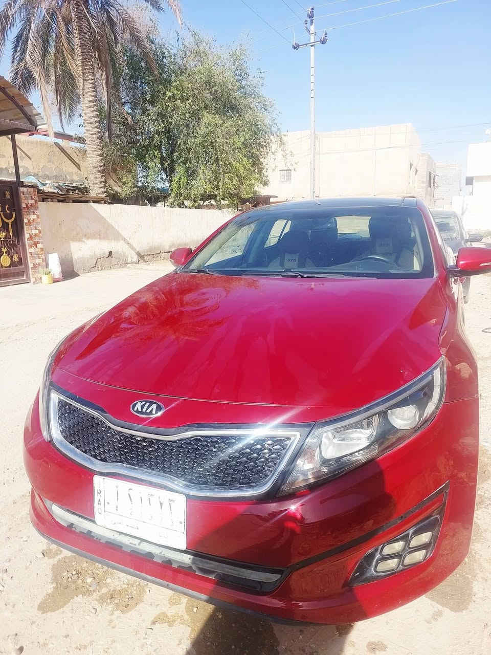 كيا اوبتيما 2014 أمريكي 
محرك 2400 GDI
گير أوتوماتيك 6 سرعات تبديل ناعم
لون أحمر لؤلؤي مميز
واجهة كروم رياضية أنيقة
- بانوراما مزدوجة كاملة
- تبريد وتدفئة كشنات
- قطعتين تبريد
- تحكم ستيرن كامل
- 3 وضعيات قيادة
- مثبت سرعة
- شاشة وسطية
- بلوتوث + USB + AUX
- أوامر صوتية واتصال من الدركسون
- كامرة خلفية
- حساسات
- مرايا كهرباء 
- زجاج ابواب جيلاتيني
- تبريد ثلج
-بصمة تشغيل وأبواب
وبقية مواصفات الفول المعروفة 
- سيارة مريحة جدًا بالسفر والاستخدام اليومي
السعر 11000$ . 
*********** 
المسيب / سدة الهندية .
