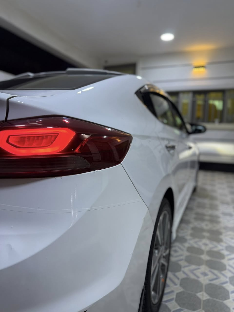 النترا 2017 ايراني 🇸🇦فول وكفول
طبعا الايراني ميستوجب اشرح مواصفاتها 
السياره كفاله من الصبغ وتبديل بيها بارد مكانات 
وشوف العين مينعاب 
مراوس حسب القناعه 
رقم السياره الانبار خصوصي 
السعر 155 وبيها مجال 
العنوان الانبار الرمادي 
***********
