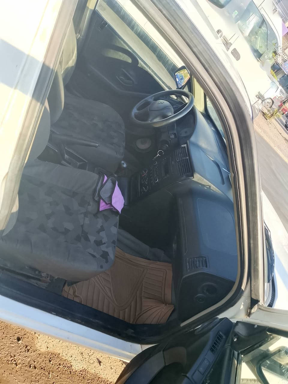 سلام عليكم بيكم سمند موديل ٢٠١٧
بدون ضربه بدون صبغ سياره نضيفه وجاهزه تبريد كهربائيات مفوله كبل للشارع 
سعر ٤٠وبيها مجال تحويل ثاني يوم رقم نكليزي
***********
