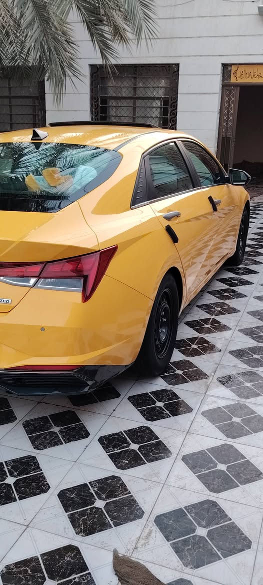 السلام عليكم موديل ٢٢ فول لاخير ليبل واحد اسعر  ١٦٨  هذا رقمي ***********
