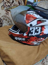 خوذه باله اصليه للبيع سعرها 80 الف 07828892230