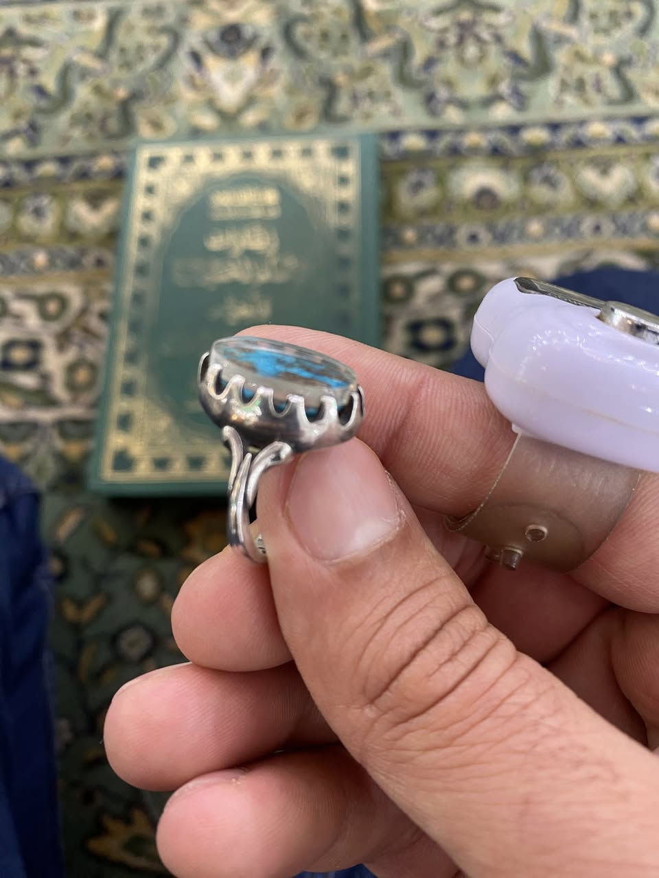🚩 خاتم من الفضة غيار ٩٢٥ فصه من حجر الفروز وفوق حجر الفروز حجر من الدر النجفي الصافي جدا
🚩 مصدر حجر الدر من العتبة العلوية المقدسة
🚩 مصدر الفيروز من محلات النجف الاشرف المجاورة للحرم
🚩صياغة جميلة تنفع خنصر وبنصر
سعر الخاتم ٥٠ الف فقط ويوجد توصيل لكل المحافضات
***********
