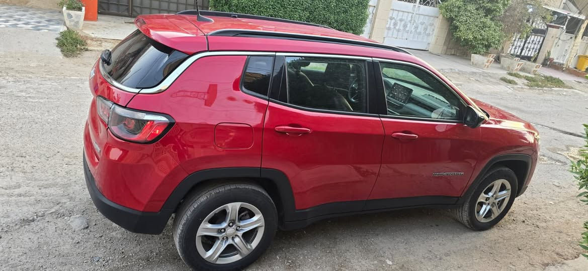 جيب كومباس 2023 بدون رقم ماشيه 21 الف حادثها تبديل بنيد ودعاميه وصبغ بسيط في تكمة جهة السايق كد شبرين 
السعر/150$ وبيها مجال
***********
